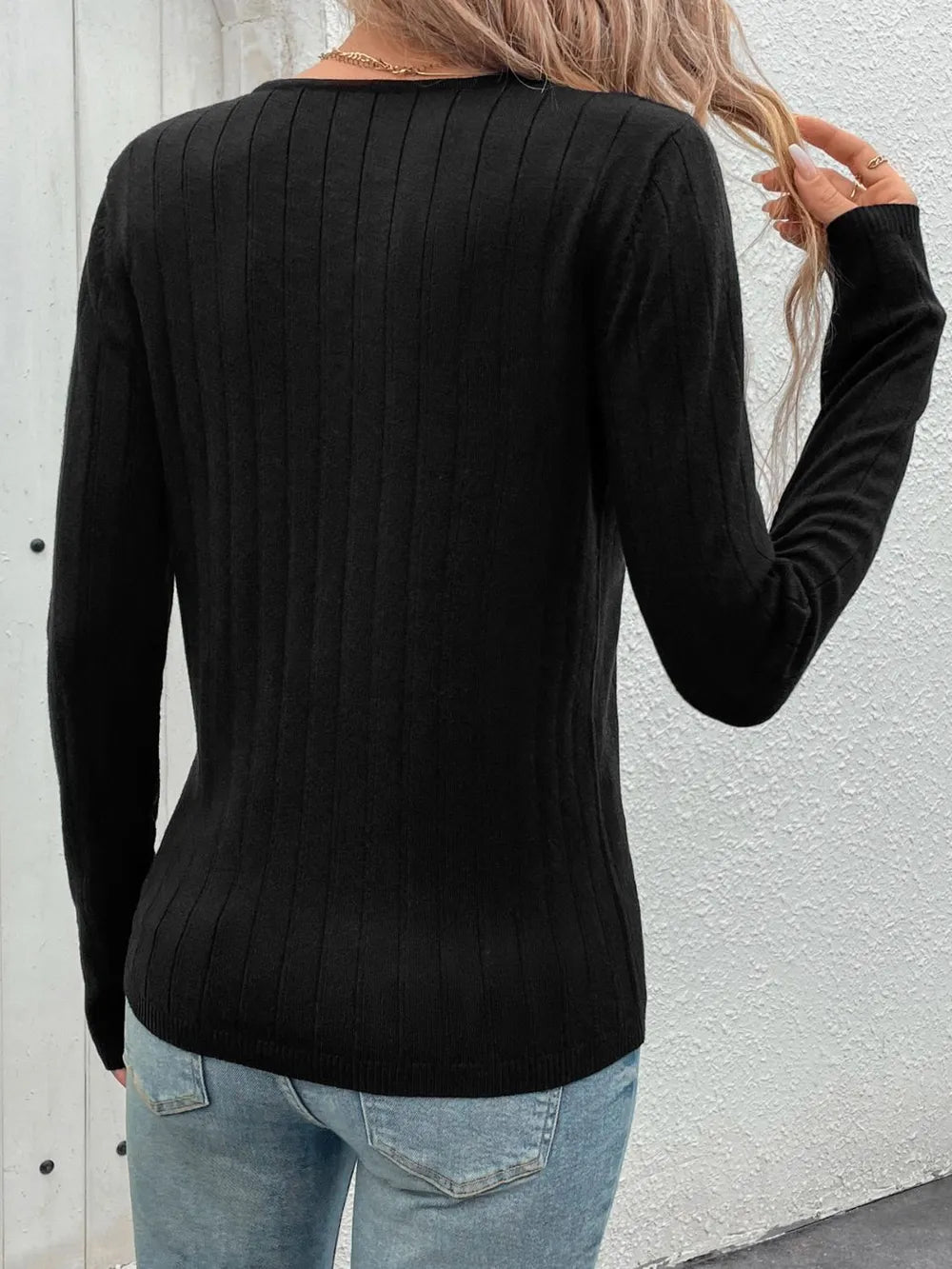 Pit stripe V-neck black sweater for women